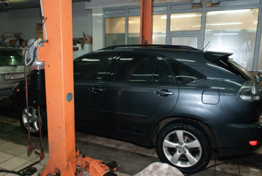 lexus-podiemnik1